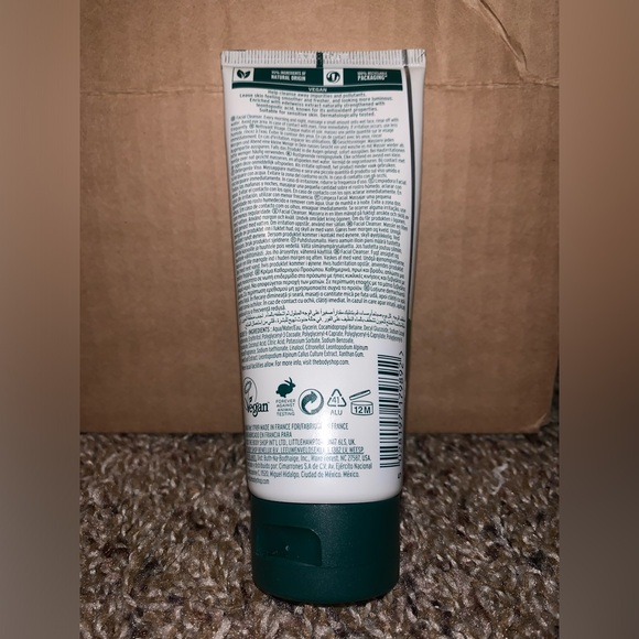 The Body Shop Edelweiss Cleansing Concentrate - Picture 2 of 2